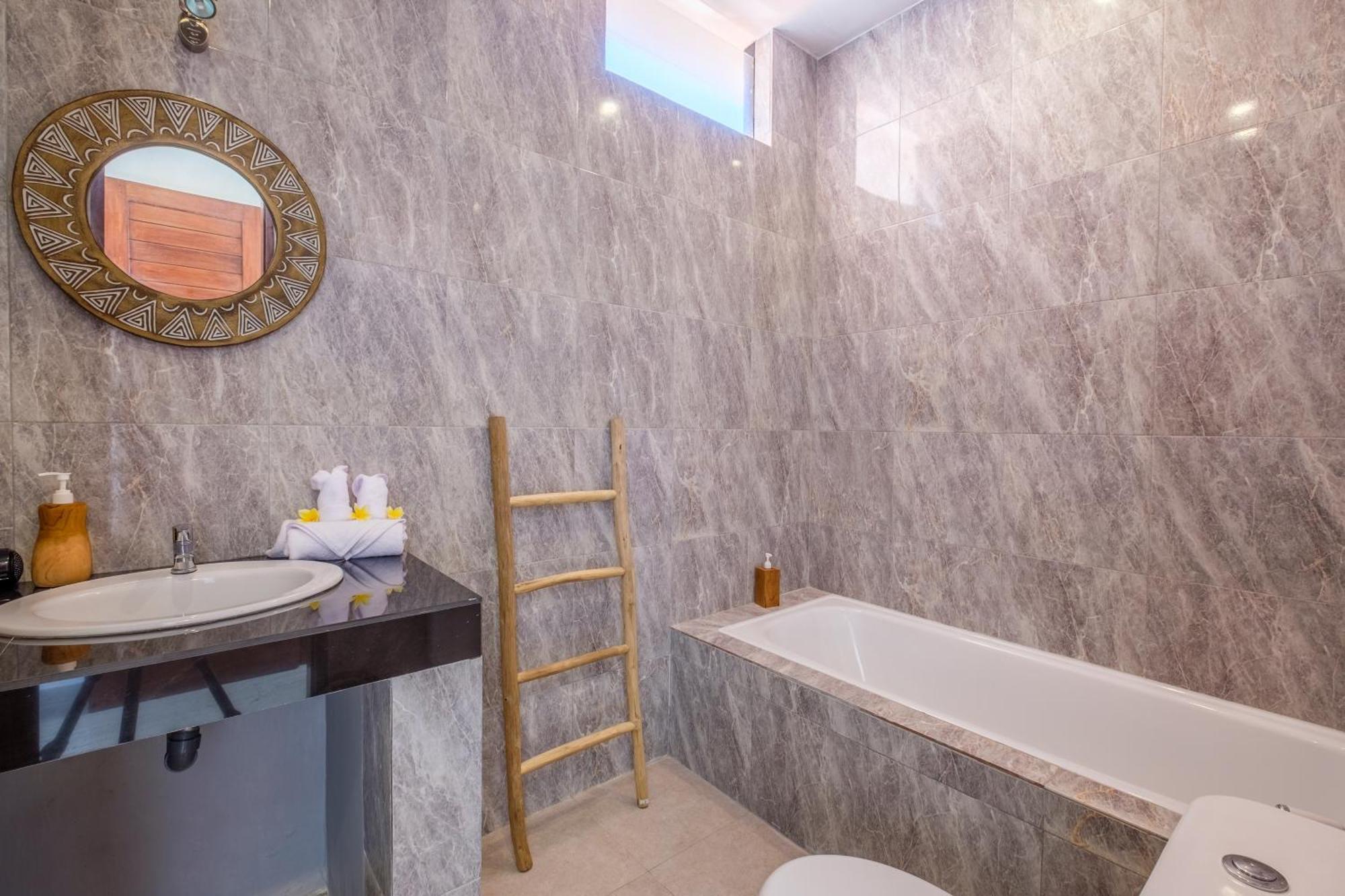 The R Sinabung - Comfort Near The Apartemen